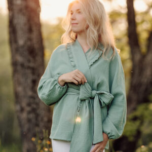 Lühike tume mündiroheline kimono